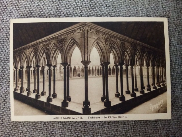 Cpa Mont Saint Michel L Abbey Le Cloister
