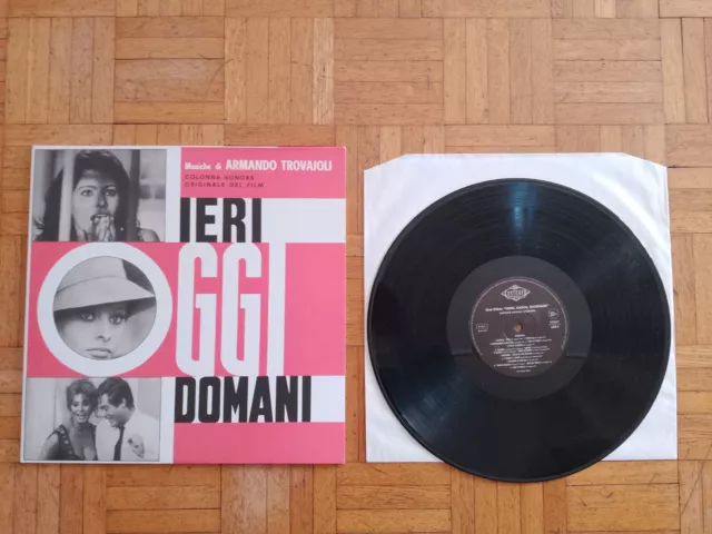 Ieri, oggi, domani - Trovajoli. LP; 33 giri. Colonna sonora, Contempo. Ottimo !!