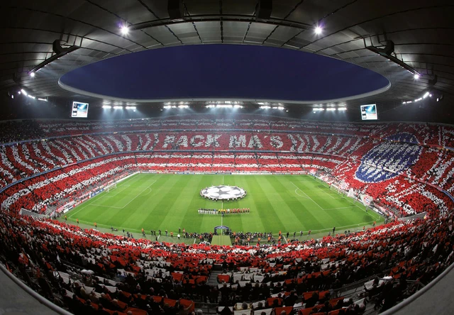 Fototapete, FCB-Stadion-Choreo Bayern München - BVB-Fan-Choreo Borussia Dortmund