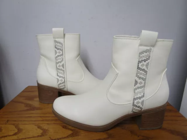 BARETRAPS Womens Ivory Comfort Covina Almond Toe Block Heel Booties 8 M