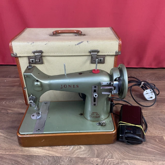 1950S VINTAGE JONES Sewing Machine Model E & Pedal Tested & Working 68