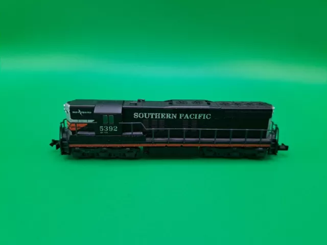 Kato N Gauge Diesel Locomotive Southern Pacific Radio Equipped