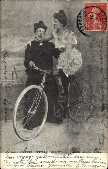 Ak Priester und Frau auf einem Fahrrad - 4149783