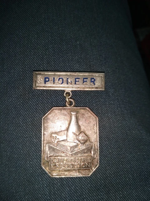1934 Dairy Industries Exposition Service Awary Pin Badge Pioneer Dairy Old