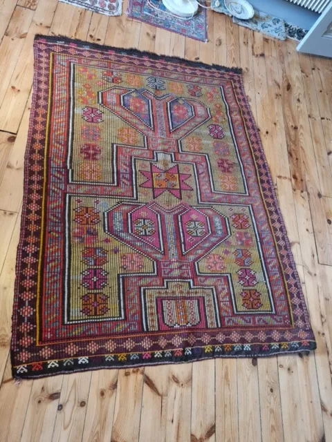 Tapis ancien en laine. Genre kilim