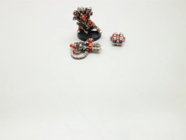 Warhammer 40k Adepta Sororitas: Sister of Battle w/ Heavy Flamer (oop metal)