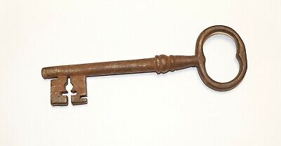 Great Antique Large Metal Skeleton Key / Latch Key
