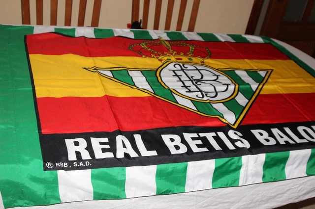 bandera-de-futbol-oficial-del-real-betis-balompie-marca-rbb-bandera