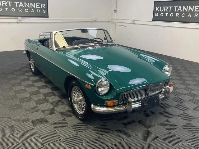 1969 Mg Mgb 1969 Mgb. 4-Speed, Wire Wheels, Chrome Luggage Rack.