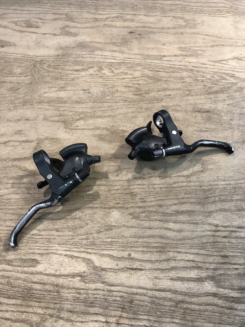 1 manette levier droit SHIMANO STX ST-MC30 3 x 7 vitesses
