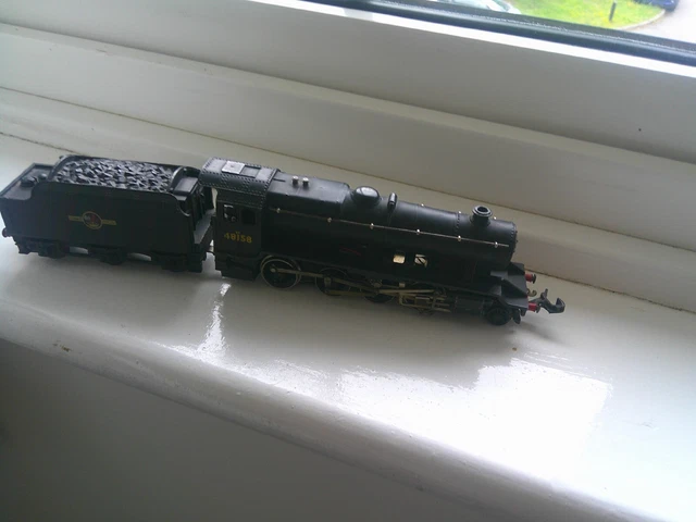Hornby Dublo 2 Rail LT25 BR 2-8-0 Class 8F Loco 48158 WITH RINGFIELD MOTOR