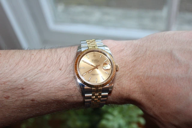 Rolex 116233 Datejust DJ Champagne Men's Stick Dial Watch, Full Links, Clean! Rolex 116233 Datejust DJ Champagne Men's Stick Dial Watch, Full Links, Clean!