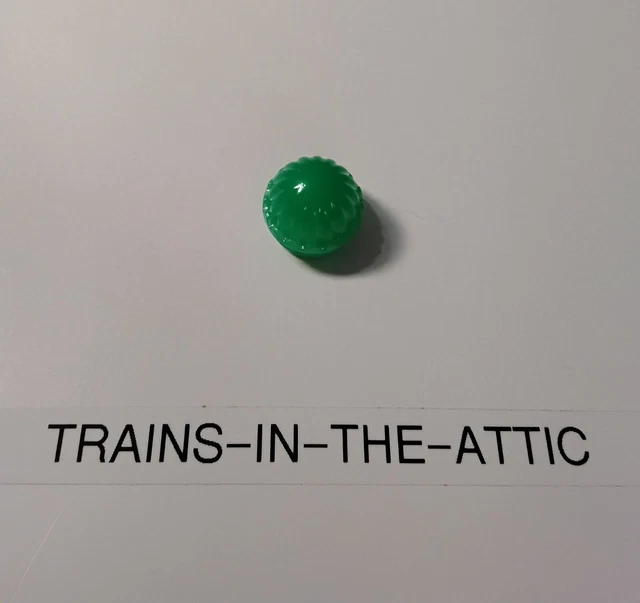 thumbnail image 2 of Mint Condition Lionel ZW Transformer Jewels: Red & Green Caps With #51 Bulbs - Perfect For Collectors! 2 of 4