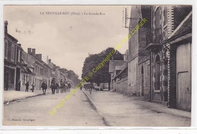 CPA 60190 La Neuville Roy the Big Street Animated Carts Horses Edit Blaze