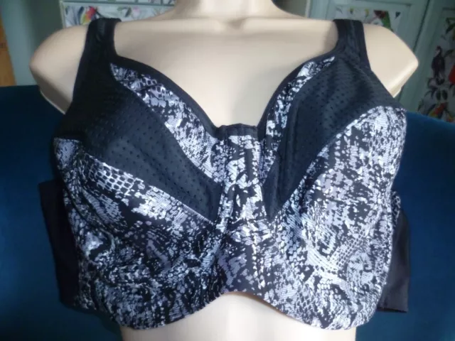 MARKS & Spencer full cup high impact firm support Bra size 40 F non padded  £15.00 - PicClick UK