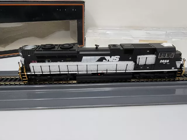 MTH HO Scale SD70M-2 Diesel Locomotive Norfolk Southern #2668 Proto-Sound 3.0