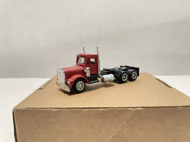 Herpa 1:87 Ho Scale Model Red Cab Semi Truck Train Layout Scenery Vehicle