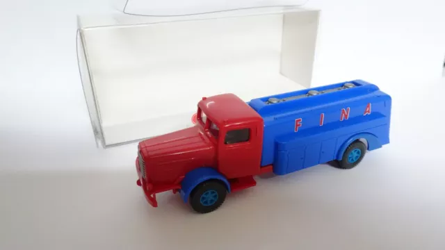 WIKING busing 8000 camion citerne  au 1/87