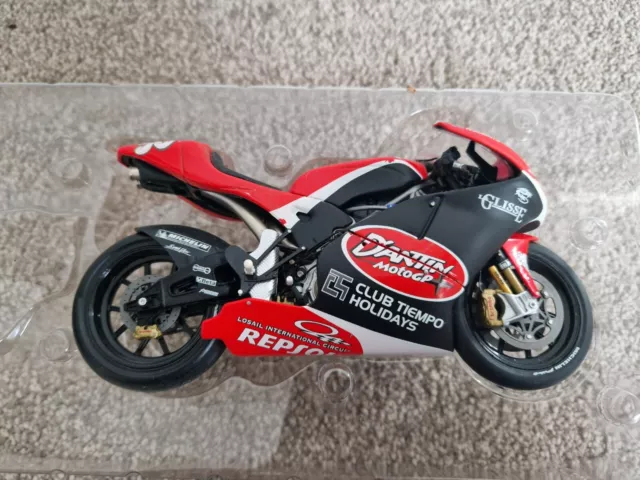 Minichamps 1/12 Ducati Desmosedici 2004 Neil Hodgson D'antin Moto Gp Bike 2