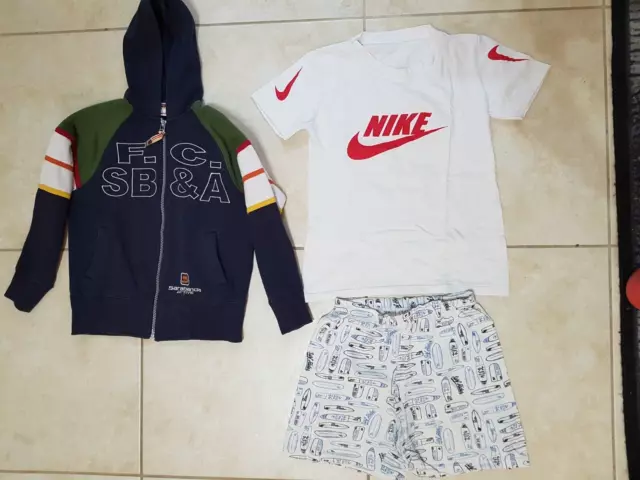 Lotto 1584 abbigliamento bambino felpa maglietta nike e pantaloncini 7/8 anni