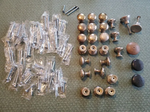 Lot of 30 ROUND SOLID POLISHED BRASS CABINET DOOR DRAWER KNOBS PULLS WITH SCREWS