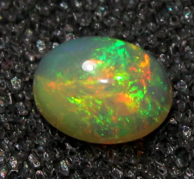 Opale éthiopienne naturelle AAA Welo Opal Oval Gemtone Cabochon 1.20 Carat...