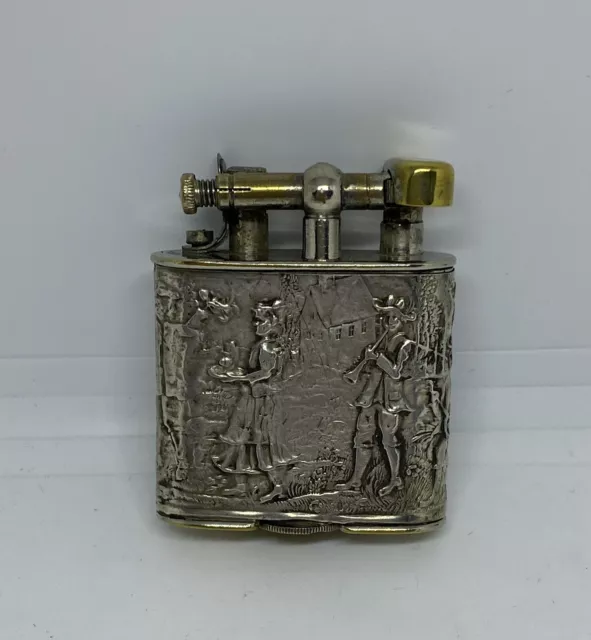 Antikes Benzin Feuerzeug mit Winkarm und Silber Mantel