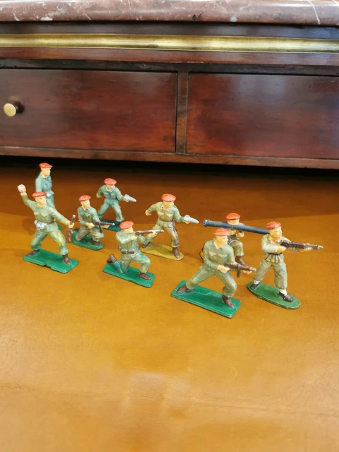 Jouets et jeux anciens Starlux en plastique pour figurines