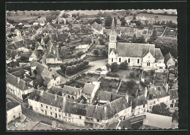 CPA Authon-du-Perche, L´Eglise et la Grande Rue, Vue aerienne, vue aérienne