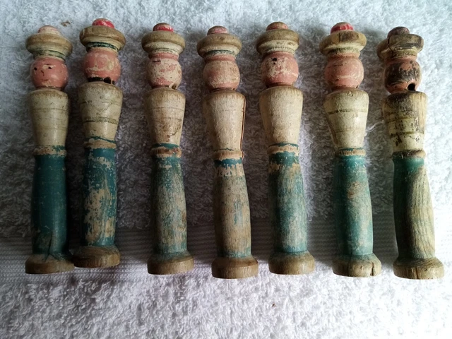 ANCIEN JEU DE 8 QUILLES ET 2 BOULES EN BOIS HAUTEUR 24 cm EUR 18,00