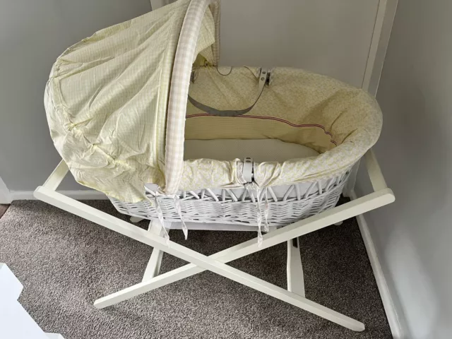 Mamas and papas moses basket