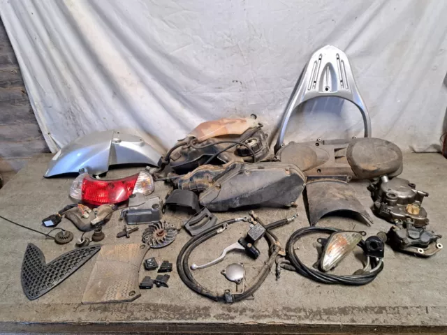 Suzuki Sixteen UX 125 Spare Parts JOBLOT - Tank Pump Brakes Engine Cables Panels