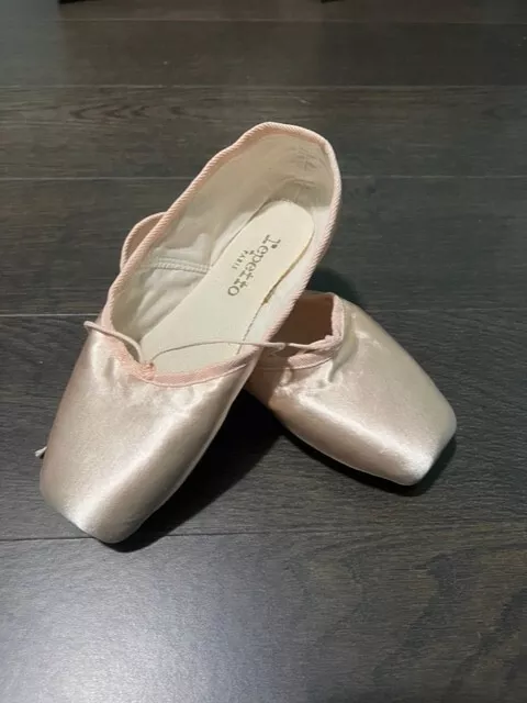 Repetto Custom Pointe Shoe 4.5 ML 3/4 Shank