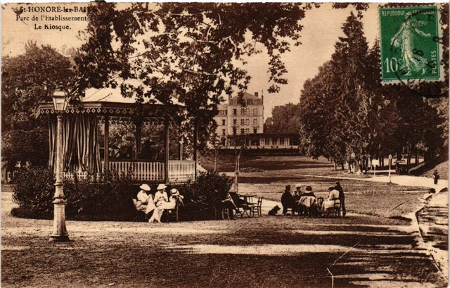 CPA St-HONORÉ-les-BAINS - Parc de l'Etabl. Thermal - Le Kiosque (457329)