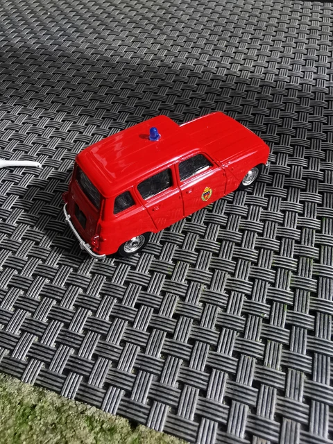 Solido 1/17 – Renault 4CV Des Pompiers – Miniature De Collection En Boîte