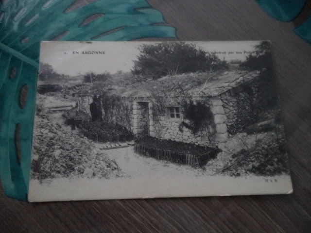 cpa en argonne - abri construit par nos poilus (animée)
