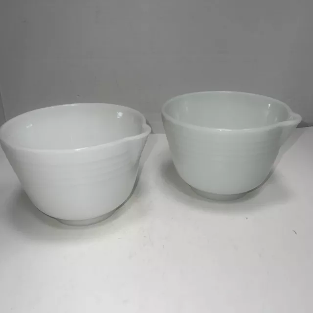 VINTAGE Set PYREX HAMILTON BEACH WHITE GLASS MIXING BOWL POUR SPOUT #7 #9 Rare