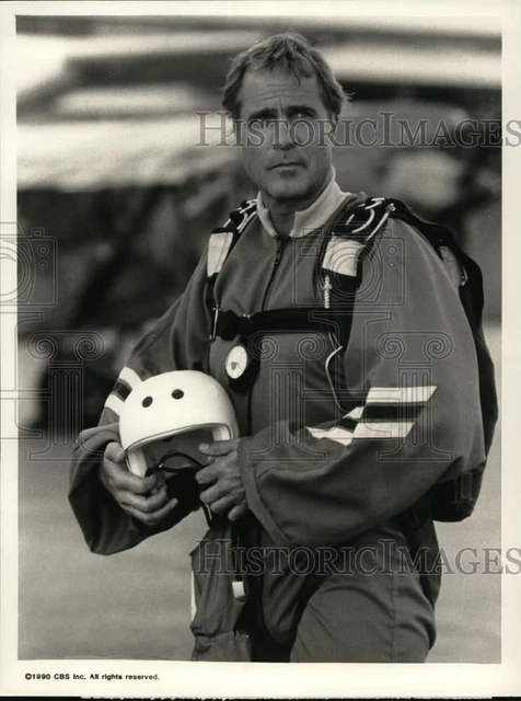 1990 Press Photo Actor Gil Gerard in character for the movie "E.A.R.T.H. FORCE"