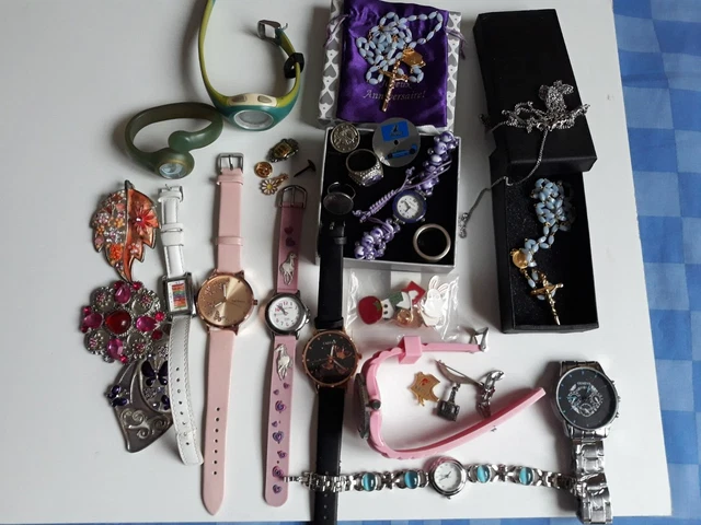 Lot De Bijoux Vintage - Broches, Collier, Chatelaine, Montre... Très Joli Ensemble !