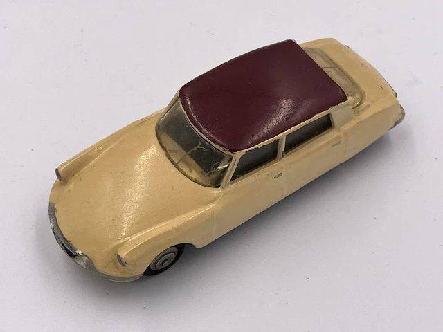 Ancienne Voiture Dinky Toys Ds 19 Citroen 24C Meccano France