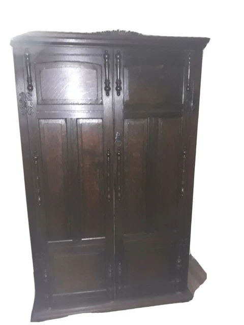 Old Charm Oak Wardrobe