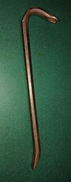 Vintage Crow Bar, Nail Puller Small Crowbar 11-1/2" OVERALL LENGTH - UNMARKED