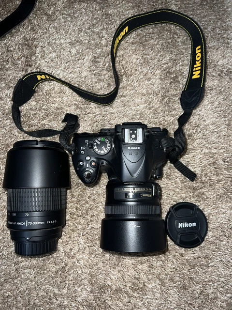 NEAR MINT Nikon D5200 Camera With 50mm lens and 70-300mm lens (READ DESCRIPTION)