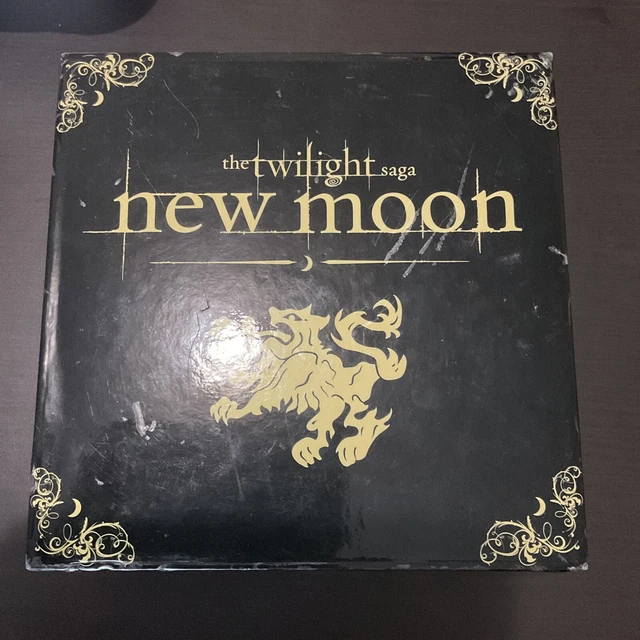 NEW MOON Cullen Crest Prop Replica Jewelry Set W/Ashley Greene ALICE Autograph