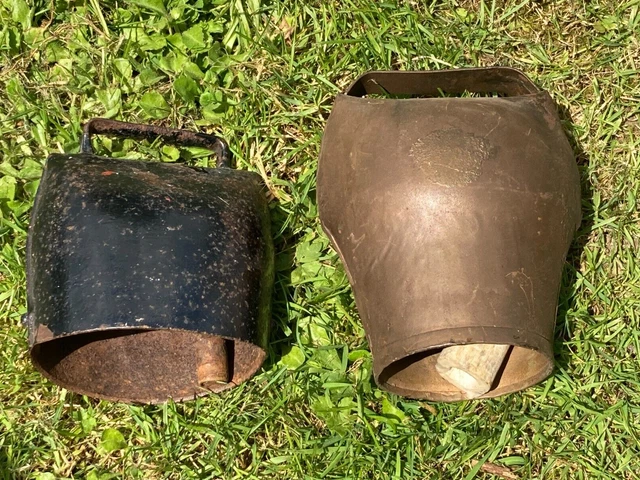 Lot De Cloches Anciennes Pour Vache - Objet Vintage D'Occasion, Parfait Pour Décoration