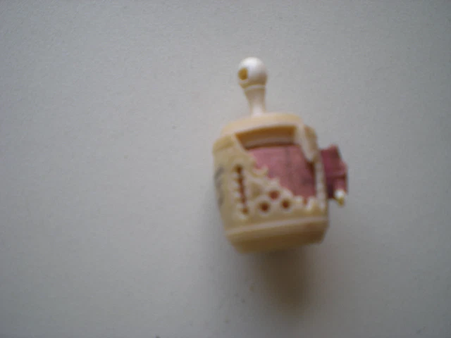 Ancien étui à chapelet religieux oeuf corozo