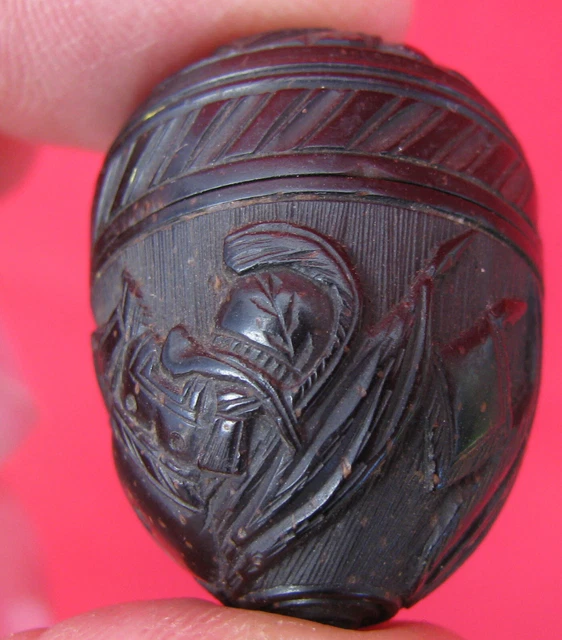 Œuf Ancien Sculpté En Noix De Corozo - Etui/boîte Vintage Pour Chapelet Ou Objet Religieux - Bon état