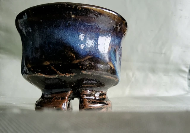 JA22: Sakebecher, Cup, blaue Glasur, Split-Stand, von Seigan Yamane, Japan, Hagi