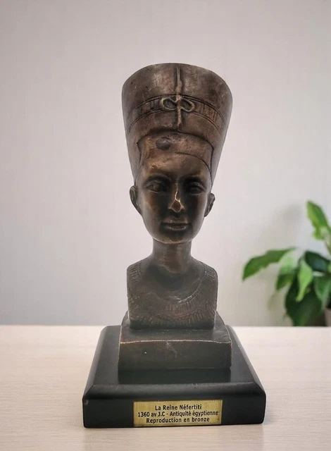 STATUETTE REINE ÉGYPTIENNE Néfertiti en résine aspect bronze EUR 72,49 - FR