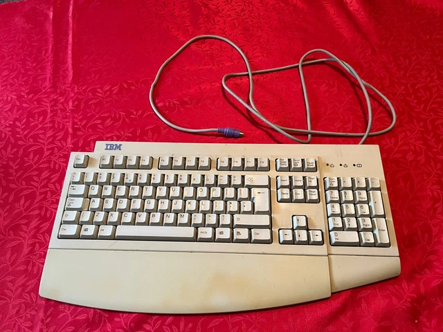 IBM KB-9910 VINTAGE PC Keyboard PS/2 with Palm Rest Included
